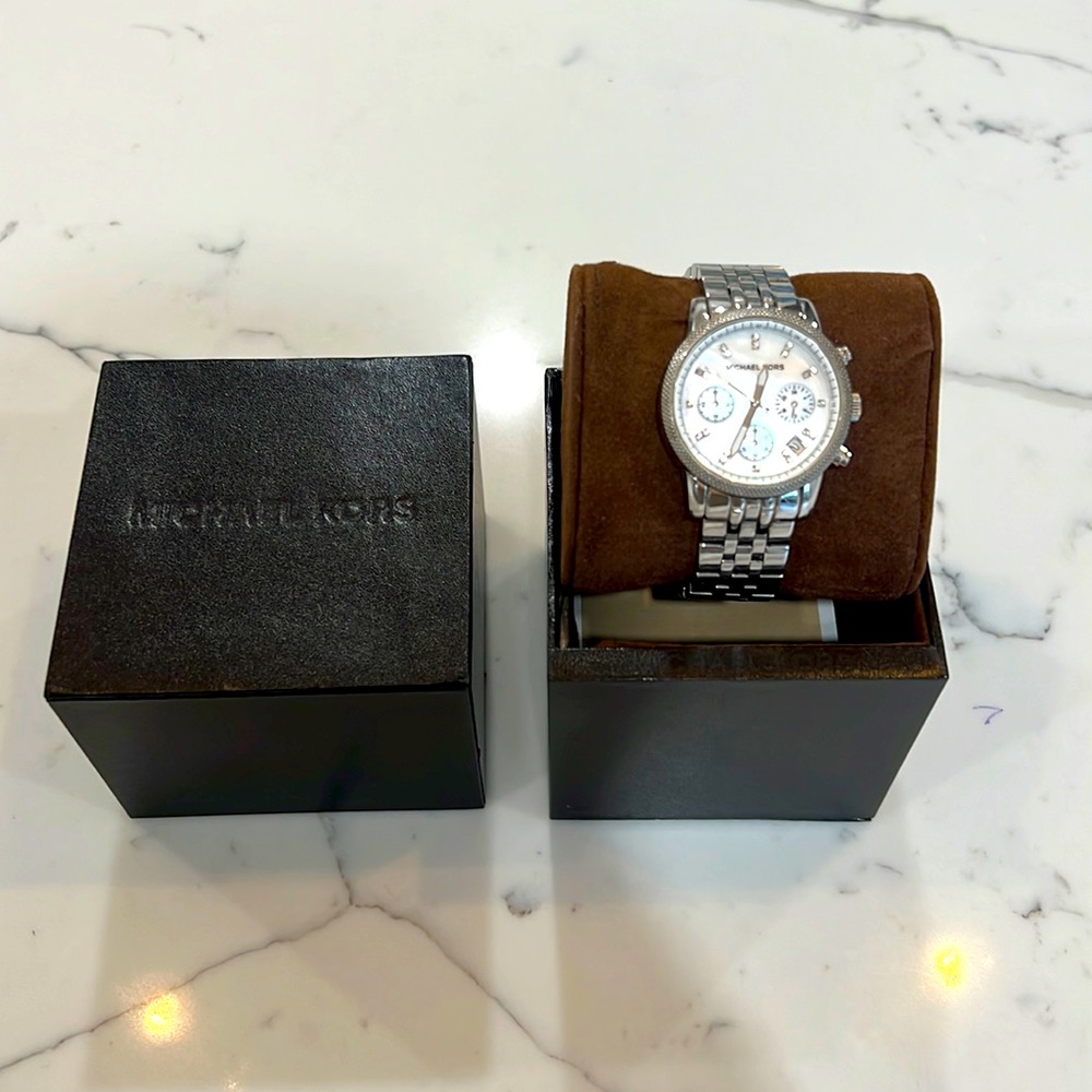 Michael Kors MK-5020 ritz stainless steel watch with pearlized white face